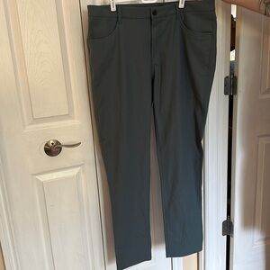 Vuori Men’s Blue Meta Pant